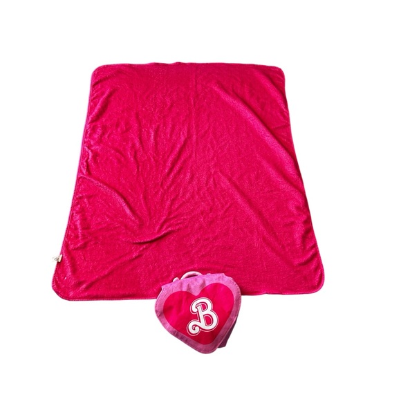 NEW 90’s Design Barbie Plush Purse With Plush Blanket inside! 💕🩷 - Picture 3 of 8